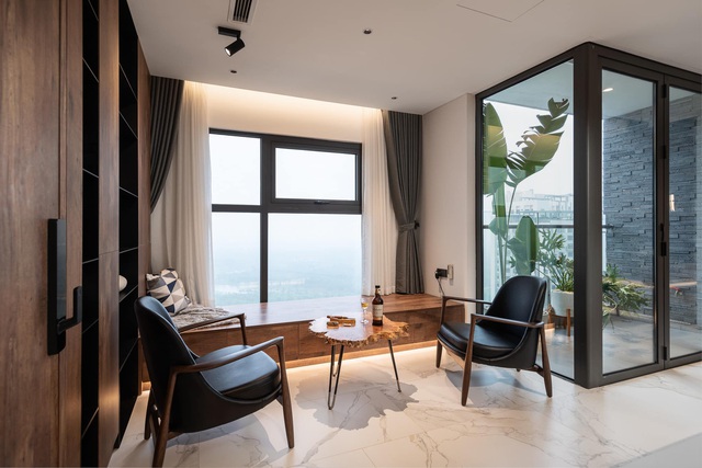 Vợ chồng trẻ thiết kế penthouse 300m2 đủ sân vườn, ao cá, hợp phong thủy trên tầng 30: Ngôi nhà đàng hoàng tức là không gian sống xanh, sạch, thoáng, phục vụ cho cuộc sống gia đình - Ảnh 10.