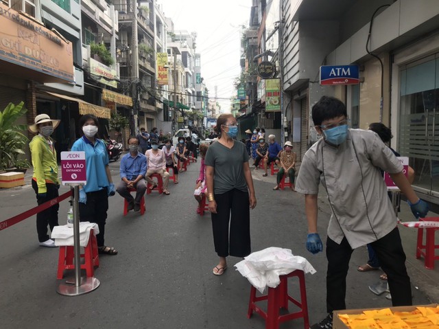 Hỗ trợ người dân Tp.HCM mua hàng thiết yếu: AEON Việt Nam triển khai siêu thị lưu động từ ngày 13/7 tại 4 điểm thuộc 3 quận - Ảnh 2.