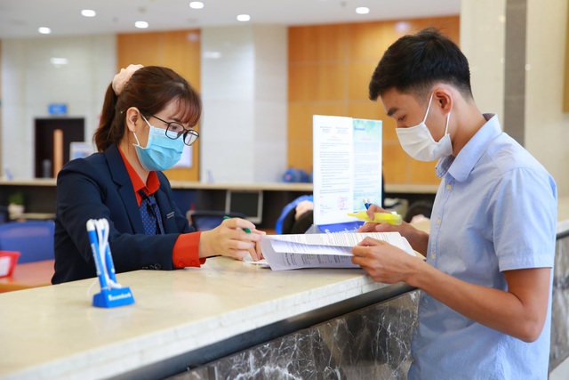 Toàn cảnh lợi nhuận ngân hàng quý 2/2021: Ba ông lớn gây bất ngờ, nhiều ngân hàng tăng trưởng bằng lần - Ảnh 1.