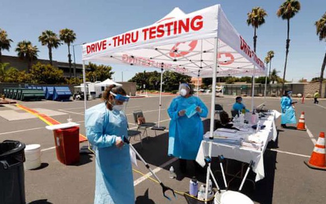 Một điểm xét nghiệm Covid-19 tại hạt Orange, bang California, Mỹ - Ảnh: Los Angeles Times