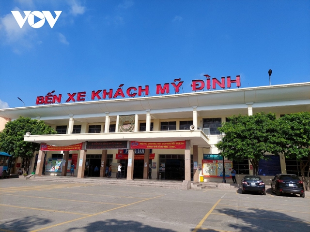 Bến xe ở Hà Nội thưa xe, vắng khách do dịch Covid-19 - Ảnh 10.