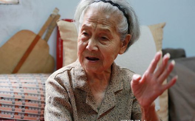 Bị năm tháng lãng quên, cụ bà 103 tuổi mà sức khỏe như hồi xuân xanh: Bí quyết trường thọ không phải là đi bộ nhiều mà chính là 4 điều này