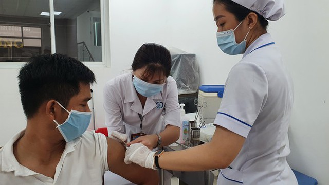 Gần 20 nhân viên y tế tại Đồng Nai dương tính SARS-CoV-2, nguy cơ thiếu nguồn nhân lực - Ảnh 1.