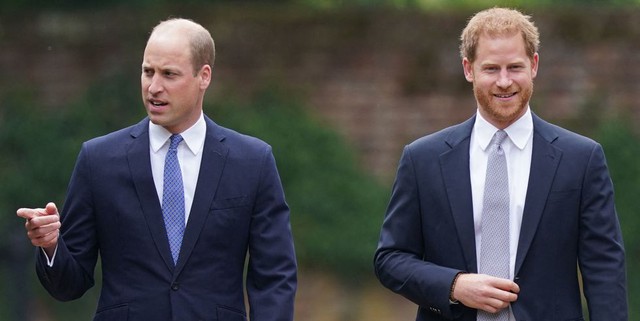 Khoảnh khắc đặc biệt giữa Hoàng tử William và Harry gây sốt MXH, dù thế nào họ vẫn là anh em một nhà - Ảnh 3.