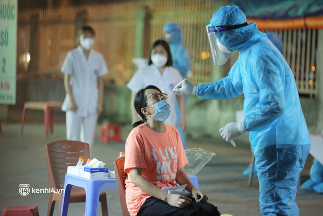 Chùm lây nhiễm hết sức phức tạp tại 1 nhà thuốc ở Hà Nội: Đã có 11 ca dương tính, trong đó 1 người thường đến chợ thuốc lớn nhất miền Bắc - Ảnh 1.