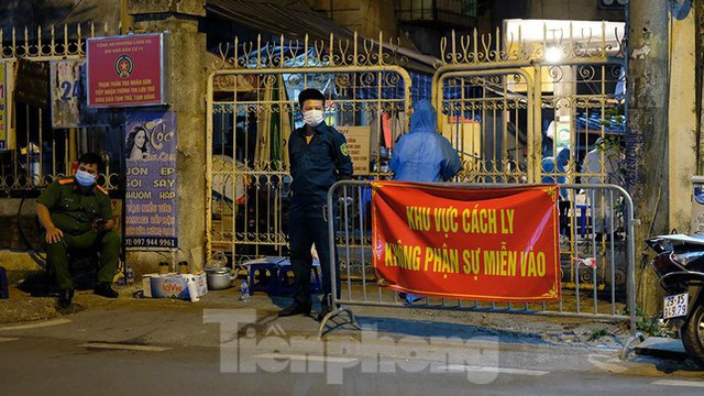  Hà Nội phong tỏa chợ thuốc lớn trên phố Láng Hạ do liên quan ca COVID-19  - Ảnh 3.