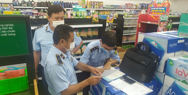 Xử phạt 4 cửa hàng Vinmart+ tại Đồng Nai vi phạm về niêm yết giá - Ảnh 3. Xử phạt 4 cửa hàng Vinmart+ tại Đồng Nai vi phạm về niêm yết giá - Ảnh 3.