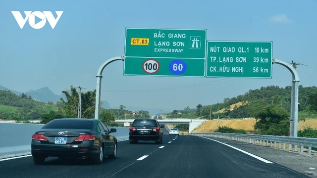 Phát hành trái phiếu doanh nghiệp để hoàn thành 3.800km đường cao tốc - Ảnh 1.