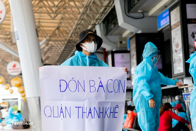 Ảnh: Hơn 600 người dân Đà Nẵng bị mắc kẹt tại TP.HCM được trở về quê hương trên chuyến bay 0 đồng - Ảnh 15.
