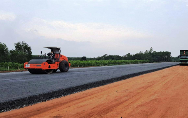 Cao tốc Phan Thiết - Dầu Giây đang thi công ra sao giữa mùa dịch?