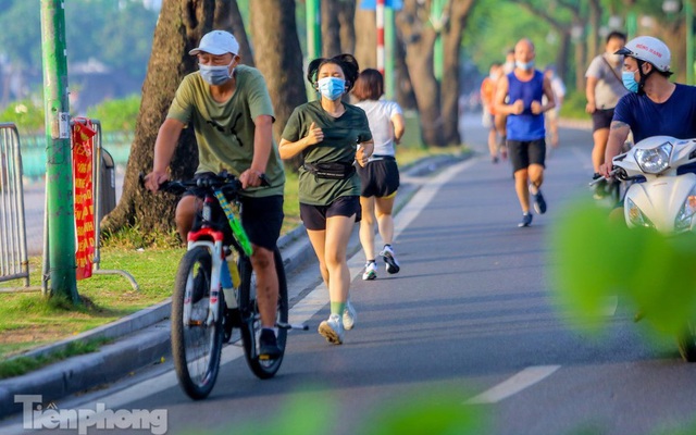 Hà Nội truy vết người tập thể dục, đạp xe ở hồ Tây liên quan ca mắc COVID-19