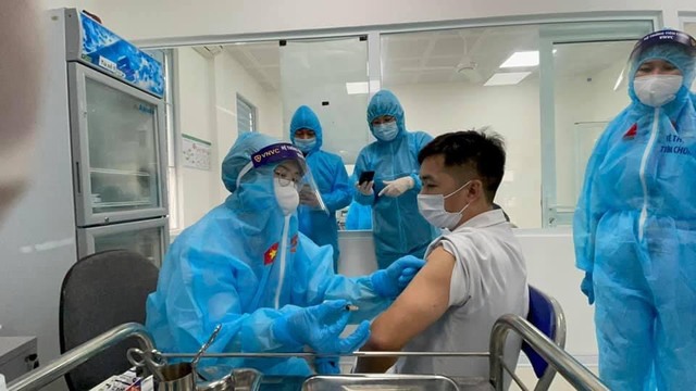 Giám đốc CDC Mỹ: Việt Nam đang đi đúng hướng khi áp dụng 5K trong ngắn hạn, tiêm vaccine cho người dân trong dài hạn! - Ảnh 1.