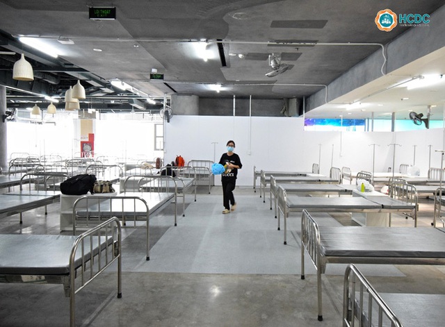 Bệnh viện dã chiến ở Thuận Kiều Plaza chính thức tiếp nhận, điều trị bệnh nhân Covid-19 - Ảnh 12.