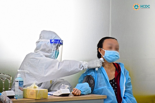 Bệnh viện dã chiến ở Thuận Kiều Plaza chính thức tiếp nhận, điều trị bệnh nhân Covid-19 - Ảnh 3.