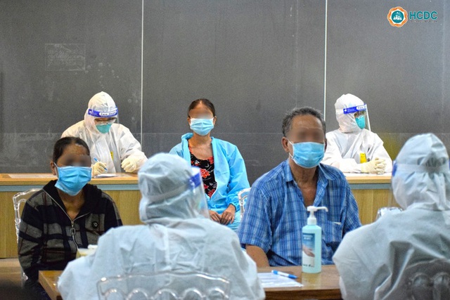 Bệnh viện dã chiến ở Thuận Kiều Plaza chính thức tiếp nhận, điều trị bệnh nhân Covid-19 - Ảnh 8.