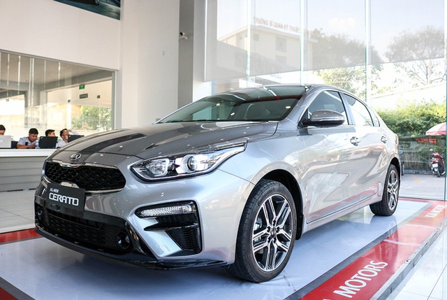 Kia Cerato, Sorento giảm giá cả trăm triệu, giá này ai cạnh tranh cho lại? - Ảnh 3.