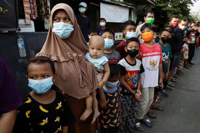 Tín hiệu đáng sợ từ Indonesia: Trẻ em không còn an toàn với Covid-19, hàng trăm ca đã tử vong - Ảnh 1.