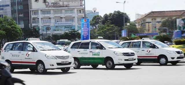  TPHCM sử dụng taxi vận chuyển bệnh nhân  - Ảnh 2.