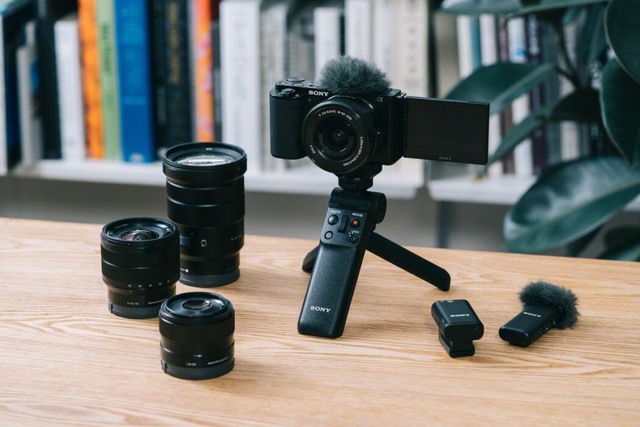 Sony ra mắt máy ảnh Alpha ZV-E10: Nhiều tính năng thú vị cho Vlogger, giá 18,9 triệu đồng - Ảnh 1.