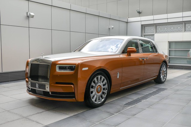 Rộ tin Rolls-Royce Phantom VIII với nội thất 2 ngăn siêu độc về tay đại gia Việt: Xe cho ông chủ thích sự riêng tư - Ảnh 2.