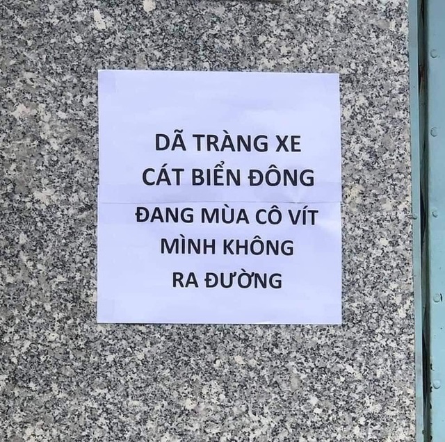 Những chiếc bảng thông báo hạn chế gặp nhau cực mặn khiến ai cũng thấy giãn cách nhẹ nhàng hơn rất nhiều - Ảnh 1.