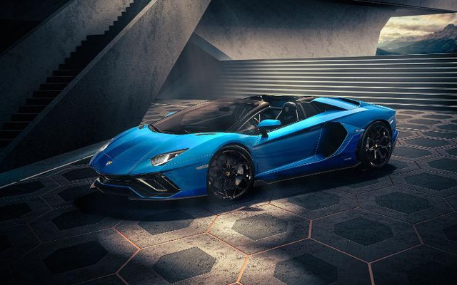 Lamborghini và Lotus hé lộ dự định ra mắt siêu xe, hứa hẹn đây sẽ là mẫu xe chạy bằng xăng cuối cùng