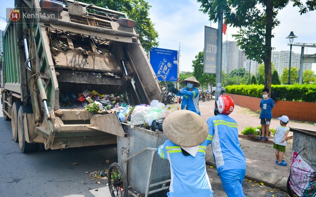 Cuộc sống của nữ cử nhân Triết học làm công nhân dọn rác nuôi con tự kỷ: Lúc mới đi làm, những đứa con hay chê mẹ hôi lắm - Ảnh 9.