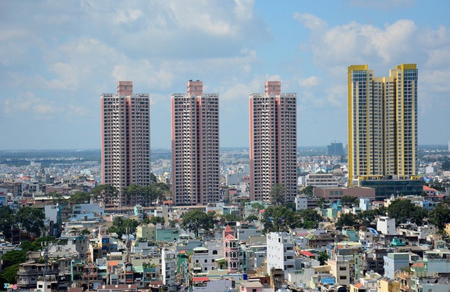 Thuận Kiều Plaza từng sở hữu nhiều cái “NHẤT”, trong đó có một thứ khiến người Sài Gòn một thời “đi đâu cũng ngước cổ lên trời” - Ảnh 1.