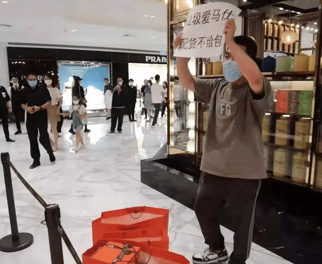 Chi cả trăm triệu VNĐ cũng chưa đủ điều kiện để mua túi Hermès: Giới nhà giàu Trung Quốc bất mãn vì bị các thương hiệu xa xỉ coi như cỗ máy in tiền - Ảnh 3.