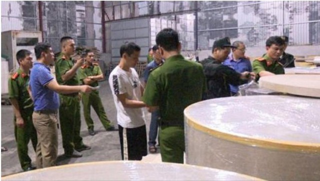 Khởi tố vụ buôn lậu quặng quy mô lớn xuất sang Trung Quốc - Ảnh 2.