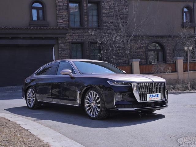 Rolls-Royce của Trung Quốc tặng mỗi VĐV giành HCV Olympic một chiếc limousine - Ảnh 1.