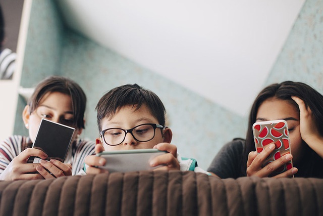 Muốn nuôi dạy con ‘thông minh, giỏi giang’, cha mẹ cần tránh 4 câu ra lệnh này khi thấy chúng thích ôm máy tính hay smartphone cả ngày - Ảnh 4.