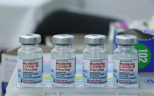 TPHCM đang khẩn cấp đàm phán mua vắc xin Moderna để đẩy nhanh tiến độ tiêm chủng COVID-19.