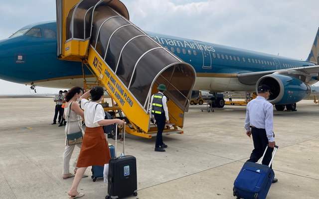 Dừng bay hàng loạt, hàng không đang tồn tại thế nào?