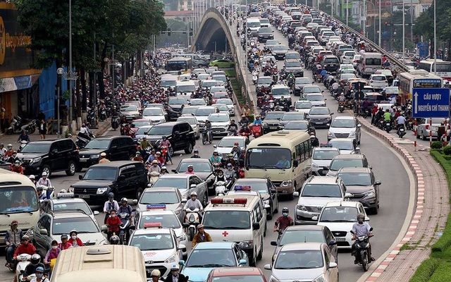 Đề xuất giảm tốc độ trong các đô thị xuống 30km/h nhận nhiều tranh cãi. Ảnh: Thiên Sơn
