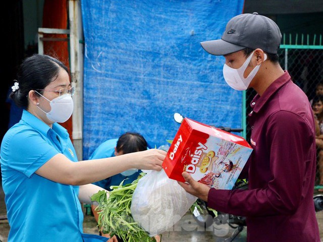 Kịch bản nào để khôi phục kinh tế ở ‘điểm nóng’ Bình Dương? - Ảnh 3.