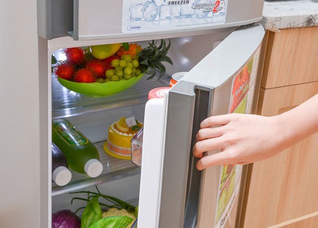 3 món đồ đại kỵ không đặt trên nóc tủ lạnh: Nhiều người mắc phải gây ra tốn điện, giảm tuổi thọ thiết bị đến không ngờ - Ảnh 4.