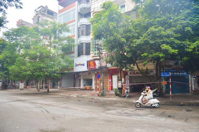Hà Nội: Cận cảnh các khu vực phong toả 7.550 dân thuộc 5 phường của quận Đống Đa - Ảnh 12.