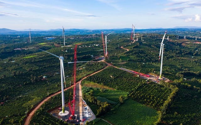 Đóng điện đường dây 500kV cho dự án điện gió lớn nhất Việt Nam, tổng vốn đầu tư 16.500 tỷ đồng