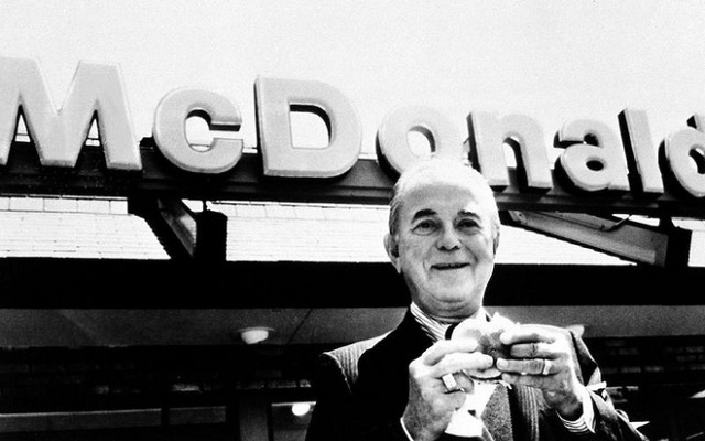 Ray Kroc là người gây dựng nên chuỗi thức ăn nhanh McDonald's nổi tiếng thế giới. Ảnh: AP