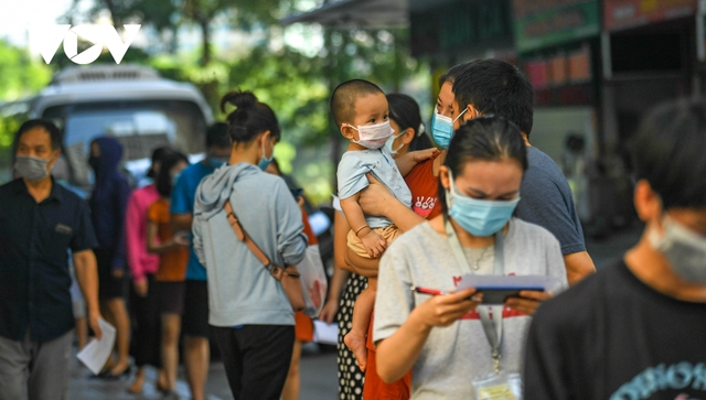 Hà Nội xét nghiệm diện rộng cho hơn 30.000 dân tại khu đô thị Linh Đàm - Ảnh 2.