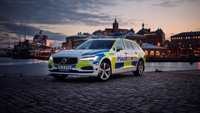 Cảnh sát thế giới dùng xe gì: Ưu tiên xe nội, không thì phải đỉnh cao, đắt khét như siêu xe - Ảnh 10.
