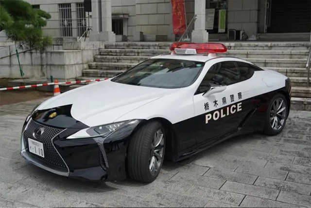Cảnh sát thế giới dùng xe gì: Ưu tiên xe nội, không thì phải đỉnh cao, đắt khét như siêu xe - Ảnh 11.