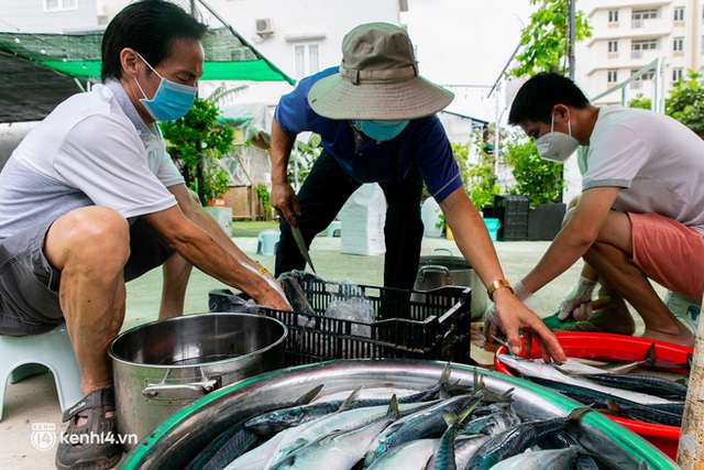 Chuyện cư dân chung cư ở Sài Gòn nấu hàng trăm suất ăn mỗi ngày tiếp sức các Bệnh viện dã chiến: Những người tham gia phải có xét nghiệm âm tính - Ảnh 10.