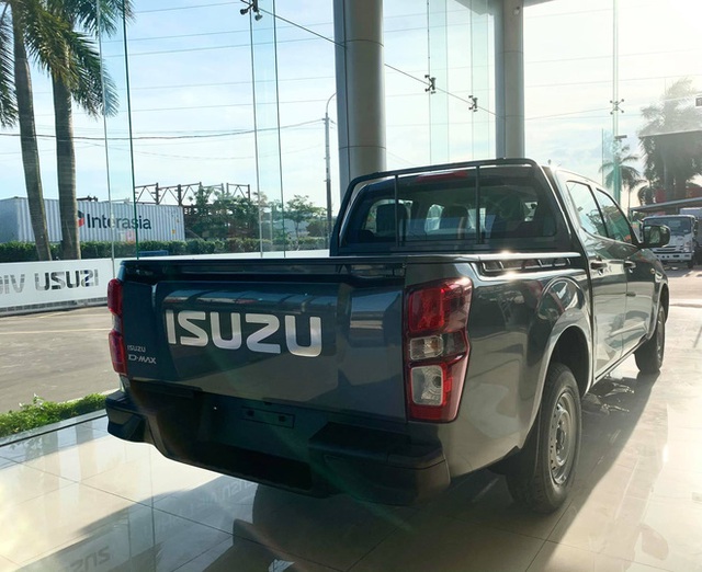 Bán tải rẻ nhất Việt Nam Isuzu D-Max 2021 phiên bản mới giá 479 triệu đồng: Một mình một mảng cạnh tranh Ranger, Hilux - Ảnh 2.