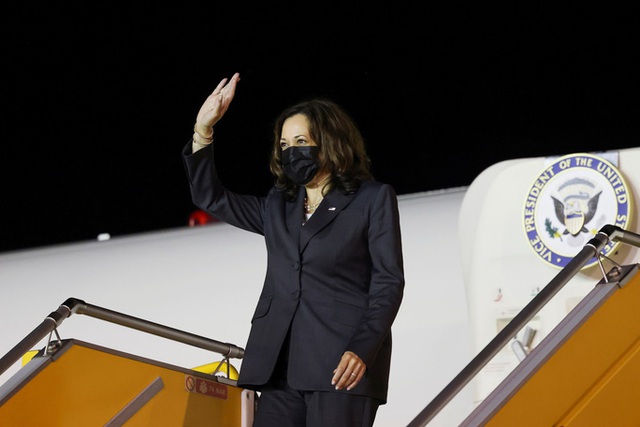  Không lực 2 của Phó Tổng thống Mỹ Kamala Harris tới Nội Bài  - Ảnh 1.