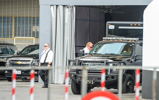  CLIP: Dàn xe đặc chủng của mật vụ Mỹ tháp tùng Phó Tổng thống Kamala Harris tại Hà Nội  - Ảnh 4.