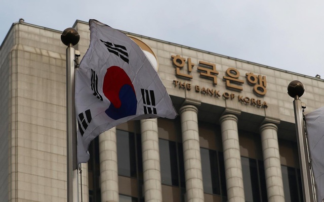 Hàn Quốc trở thành nền kinh tế phát triển đầu tiên tăng lãi suất