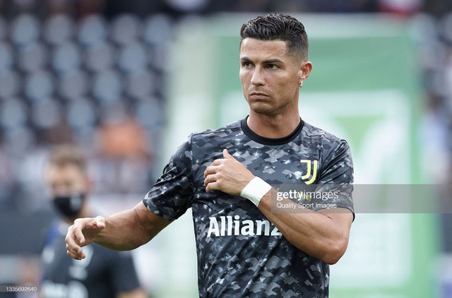 NÓNG: Ronaldo chào tạm biệt đồng đội tại Juventus, chuẩn bị cất cánh đến với Man City - Ảnh 1.