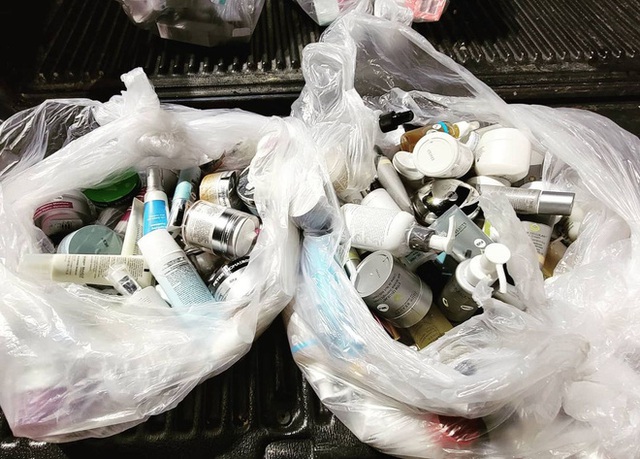 Bỏ việc văn phòng để đi mò thùng rác, mẹ 4 con kiếm 23 triệu/tuần vì thường nhặt được siêu phẩm người ta vứt đi - Ảnh 5.